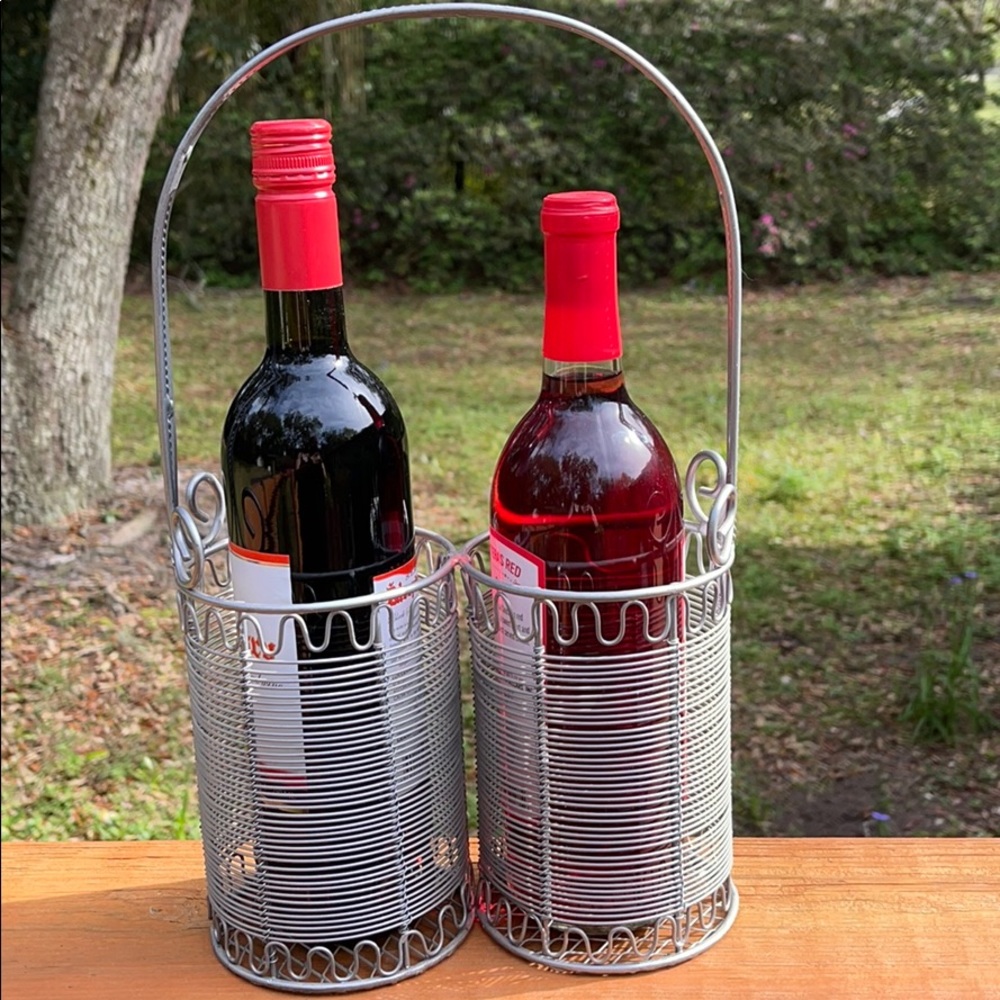 Metal wine carrier